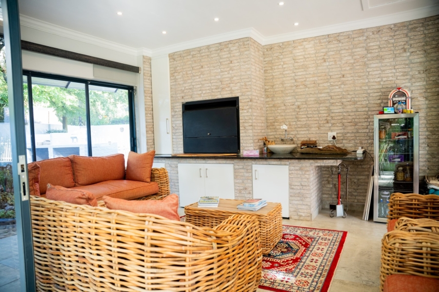 6 Bedroom Property for Sale in Wilkoppies North West